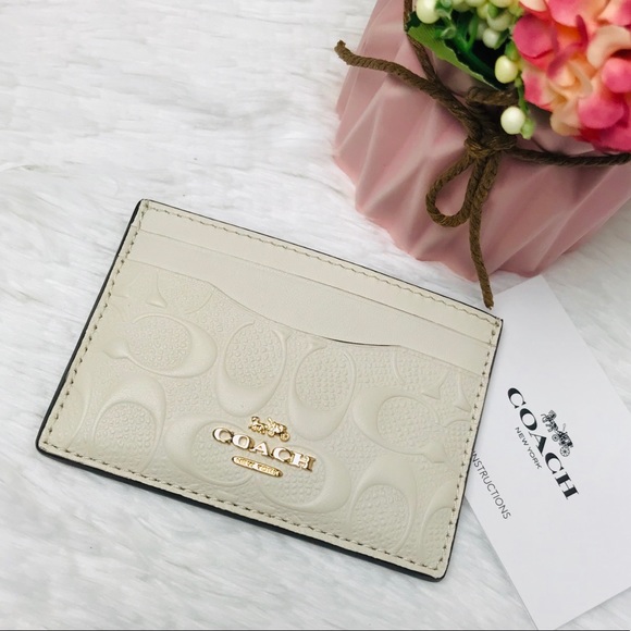 Coach Handbags - 👜COACH🌺CARD CASE 4"